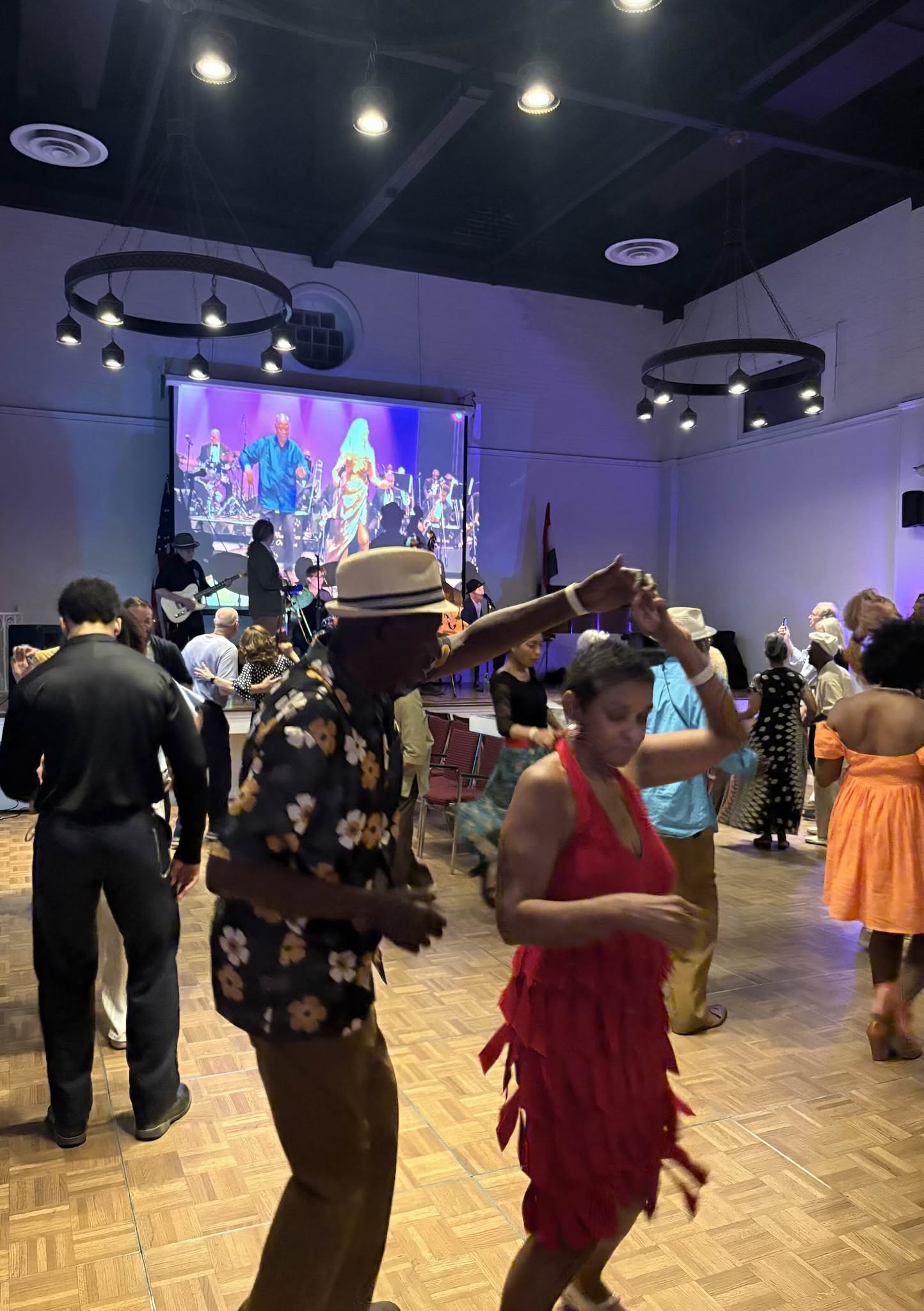 LINDYLAND HOLIDAY DANCE PARTY — SUN 13 DEC