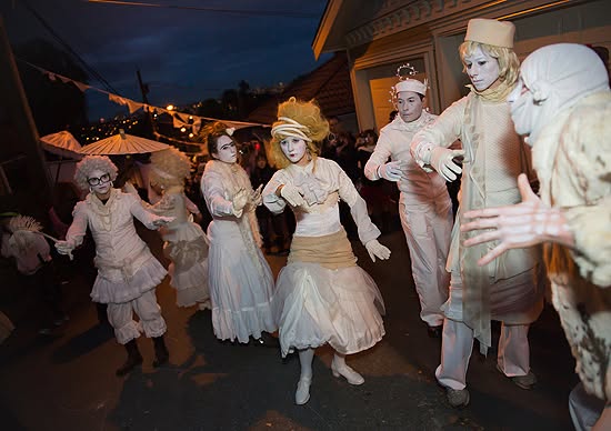 THE LOST SOULS PARADE - A group movement workshop for performance in Parade — SAT 3 – SAT 17 OCT