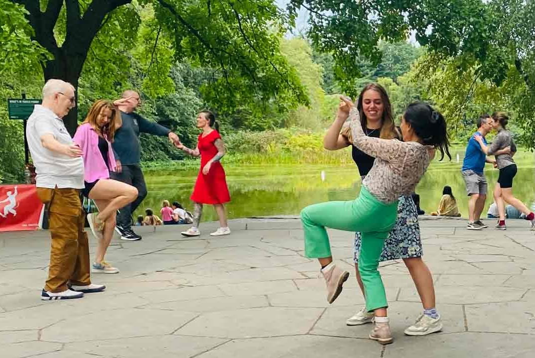 CENTRAL PARK SWINGS | DJ DANCE — SUN 4 OCT