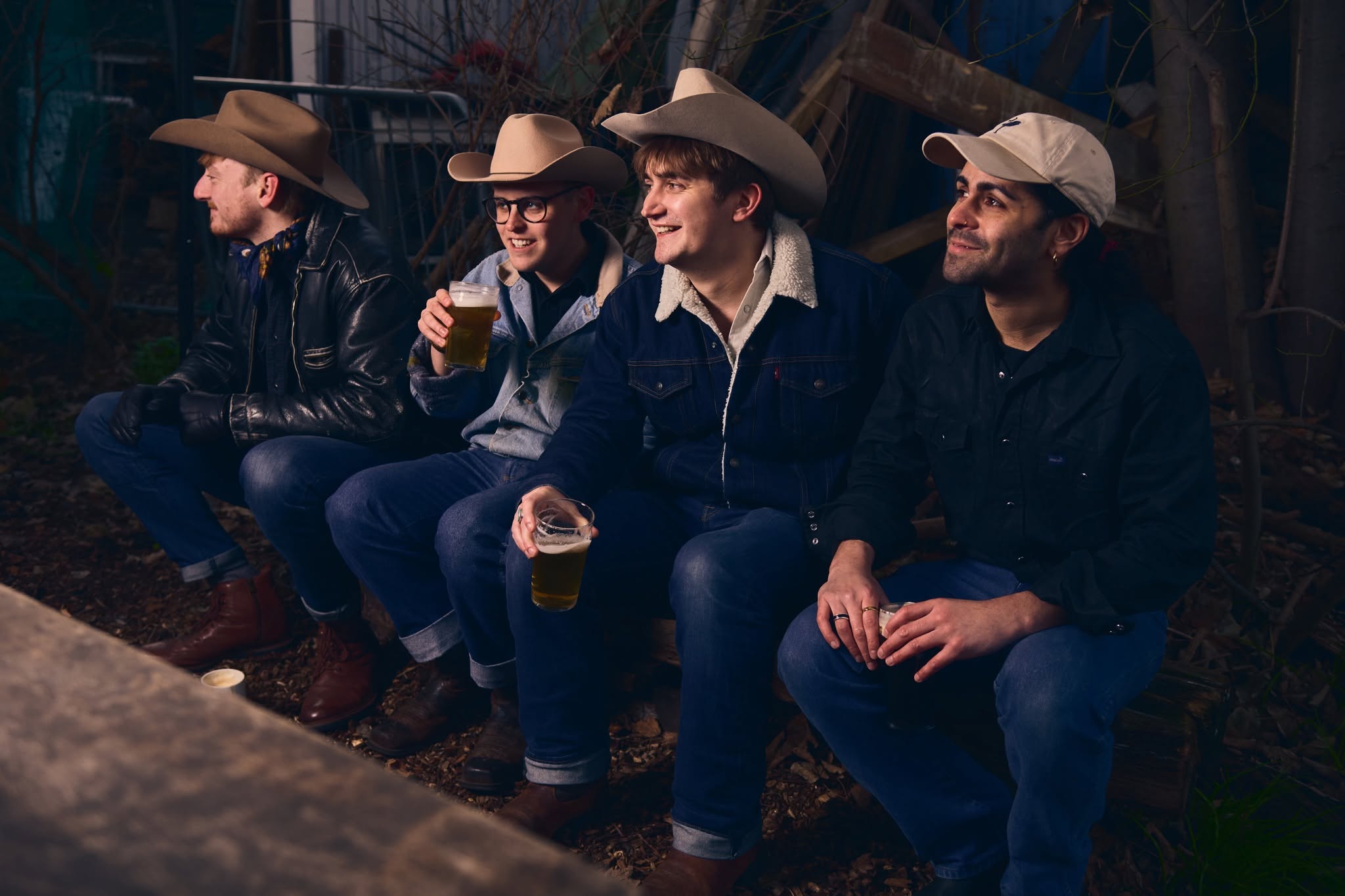 Campfire Concert met Dom Glynn & his Sunday best (UK) — WED 7 OCT