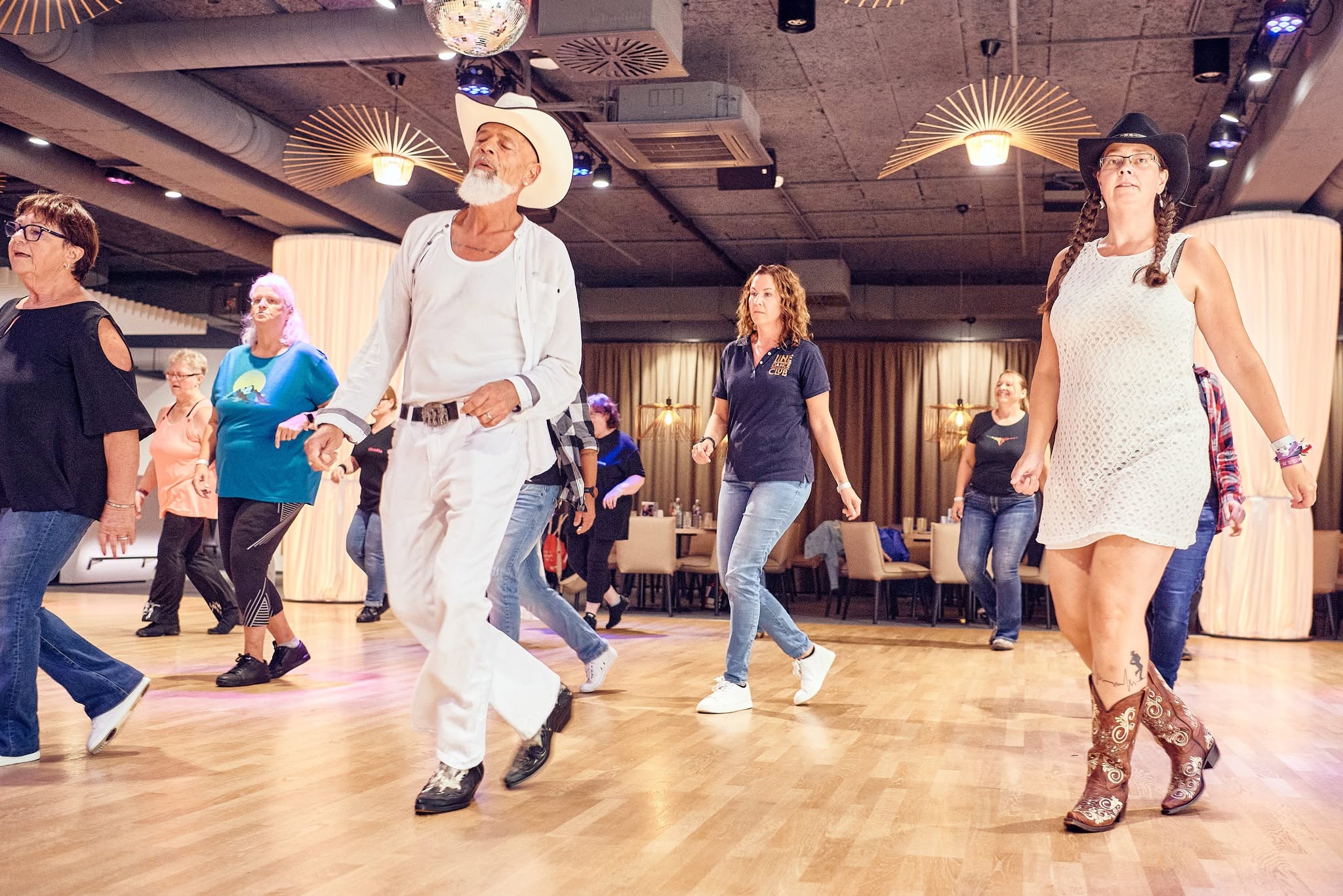 LINEDANCE Sunday — SUN 18 OCT