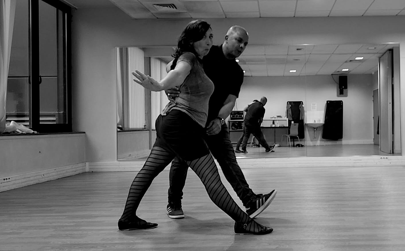 Stage de Lindy Hop Intermédiaire / Avancé avec Jenn et Lionel — SUN 4 OCT