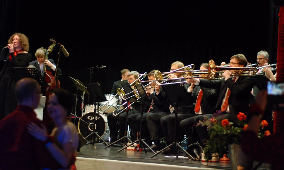 HOS Big Band: Swingin’ Christmas with HOS Big Band — THU 10 DEC