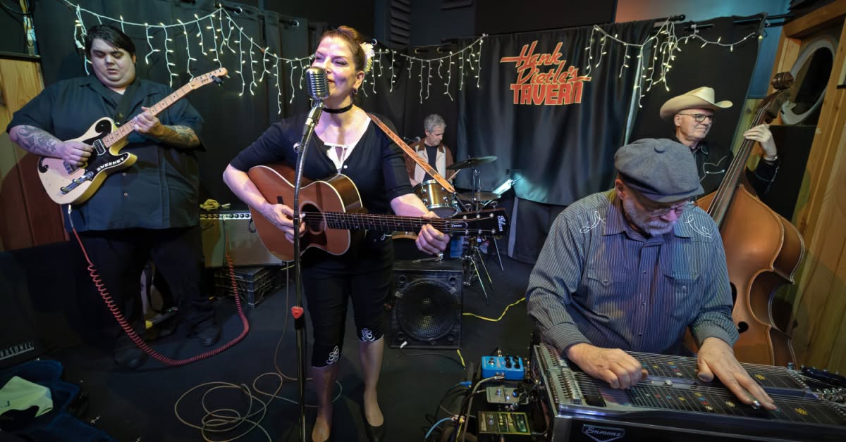 Kiti Gartner & the Drifting Valentines @Hank Dietle's Tavern — WED 14 OCT