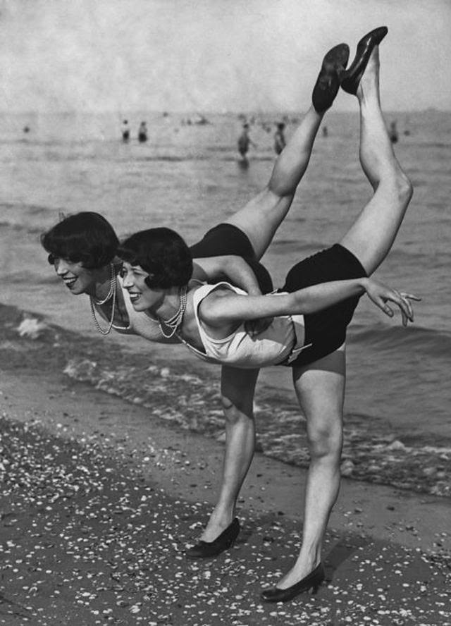CHARLESTON FITNESS - Monday - Nailsworth 9.30am Brockworth 1.00pm - FIRST CLASS FREE โ MON 19 OCT
